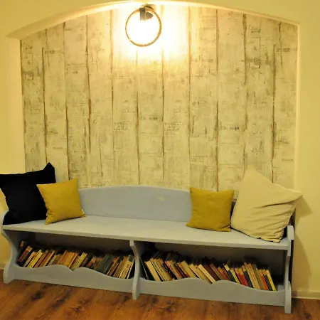 Apartman Bibliotheque Studio Brassó